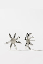 Meadowlark - Daisy Earrings Medium, Sterling Silver